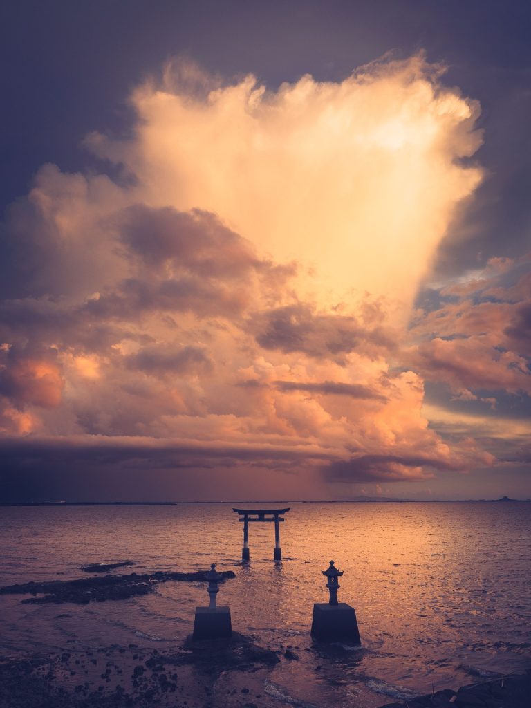 神社で体が熱くなる理由とは？スピリチュアルな真実