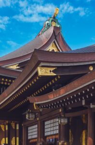 神社と寺の空間構造の違いと象徴
