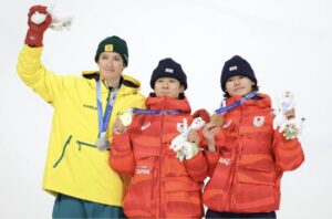 戸塚優斗表彰式の涙！金ネイルに込めた母の約束