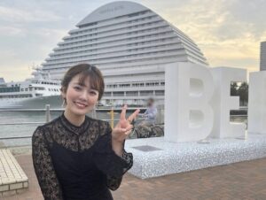 A hidden hint on Instagram? A cheating smile that can only be seen through the lens