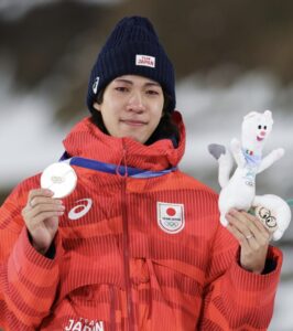 二階堂蓮凹んでる画像！歓喜の裏で一人だけ仮面を被る不気味な顔