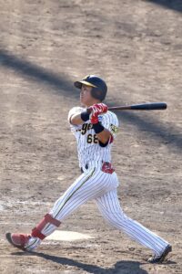 Maintaining a batting average of .290 in the minor leagues and the secret to his competitive spirit