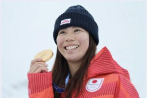 深田茉莉一歩進み出す勇気の動画！板を脱いだ瞬間の顔