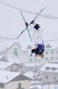 冨高日向子、引退のラストラン動画！ゴール後崩れ落ちた号泣の正体…画像で判明した誰も知らない異変とは？