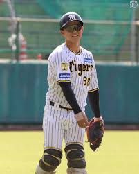 Specific challenges to establishing themselves in the first team that threaten the Umeno-Sakamoto system