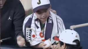 0.1 seconds during practice. Who is Ohtani looking at?